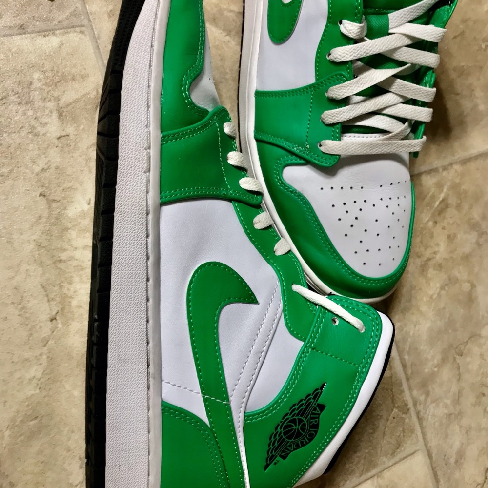 Used like new Air Jordan Mens size 12. Worn about 5 times.
